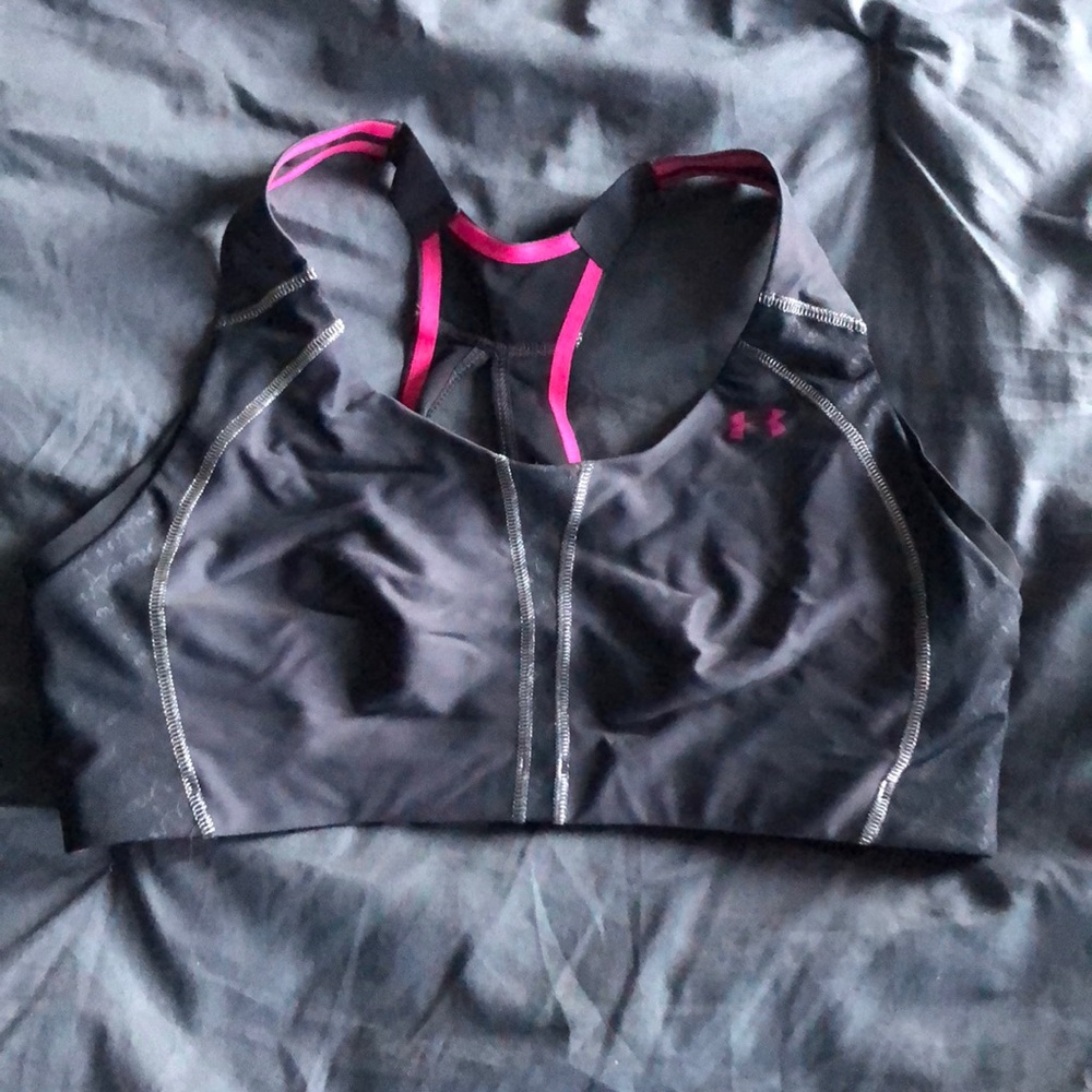NWOT Underarmour sports bra